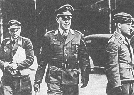Черный крест и красная звезда. Воздушная война над Россией. 1941-1944 Черный крест и красная звезда. Воздушная война над Россией. 1941-1944