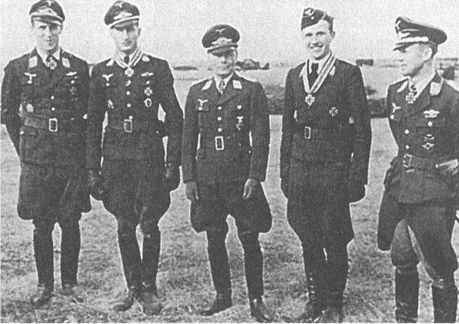 Черный крест и красная звезда. Воздушная война над Россией. 1941-1944 Черный крест и красная звезда. Воздушная война над Россией. 1941-1944