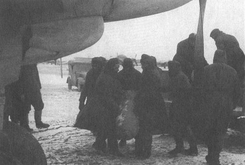 Черный крест и красная звезда. Воздушная война над Россией. 1941-1944 Черный крест и красная звезда. Воздушная война над Россией. 1941-1944