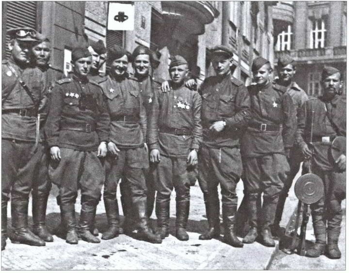 Кто освободил Прагу в 1945 г. Загадки Пражского восстания Кто освободил Прагу в 1945 г. Загадки Пражского восстания