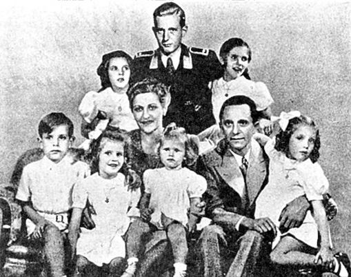 Накануне 1941 года. Гитлер идет на Россию Накануне 1941 года. Гитлер идет на Россию