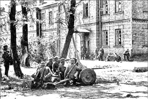 Накануне 1941 года. Гитлер идет на Россию Накануне 1941 года. Гитлер идет на Россию