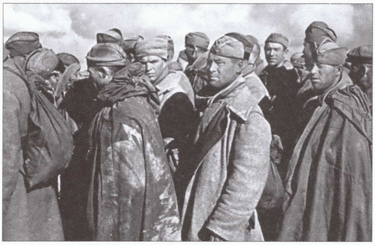 Плен. Жизнь и смерть в немецких лагерях Плен. Жизнь и смерть в немецких лагерях
