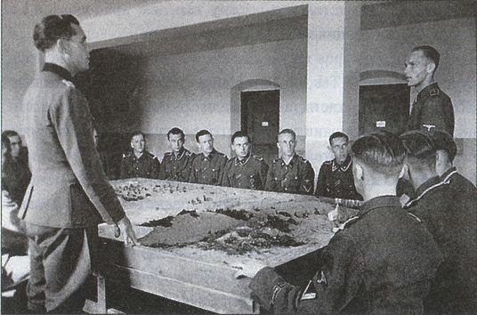 38-я гренадерская дивизия СС «Нибелунги» 38-я гренадерская дивизия СС «Нибелунги»