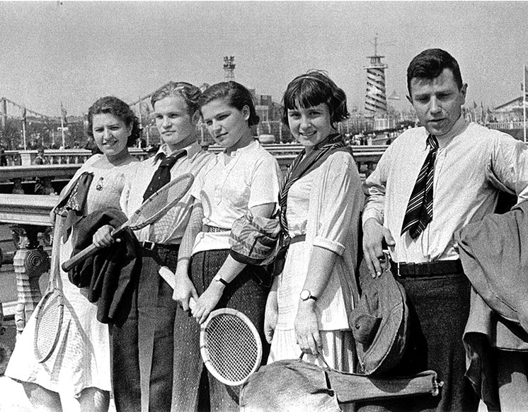 Зубы дракона. Мои 30-е годы Зубы дракона. Мои 30-е годы