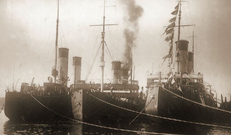 Отечественные морские ледоколы. От "Ермака" до "50 лет победы" Отечественные морские ледоколы. От "Ермака" до "50 лет победы"