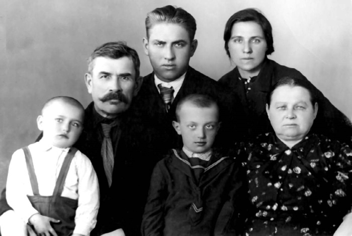 Сергей Круглов. Два десятилетия в руководстве органов госбезопасности и внутренних дел СССР Сергей Круглов. Два десятилетия в руководстве органов госбезопасности и внутренних дел СССР