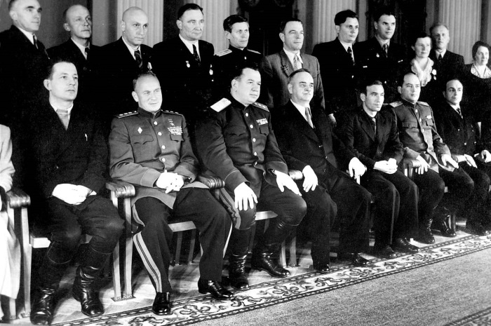 Сергей Круглов. Два десятилетия в руководстве органов госбезопасности и внутренних дел СССР Сергей Круглов. Два десятилетия в руководстве органов госбезопасности и внутренних дел СССР