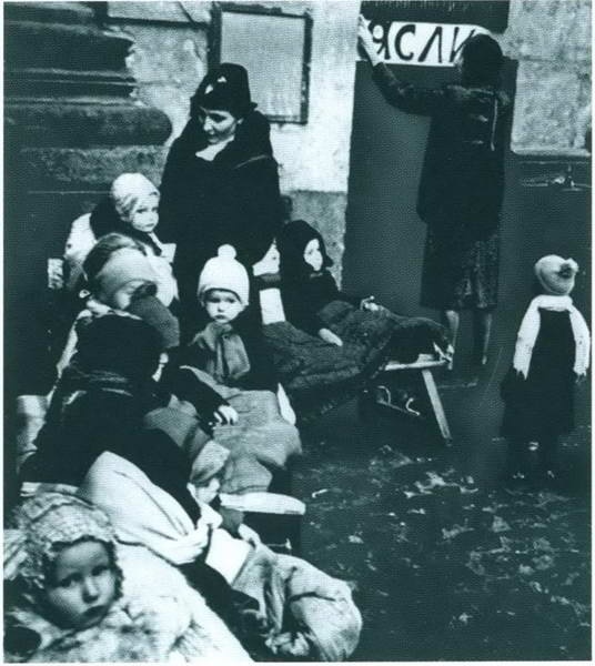 Повседневная жизнь блокадного Ленинграда Повседневная жизнь блокадного Ленинграда