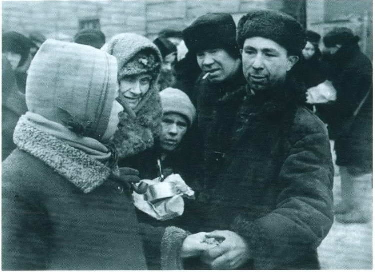 Повседневная жизнь блокадного Ленинграда Повседневная жизнь блокадного Ленинграда