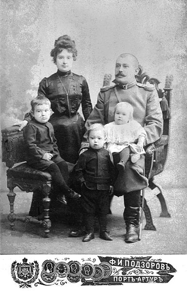 Октябрьский детектив. К 100-летию революции Октябрьский детектив. К 100-летию революции