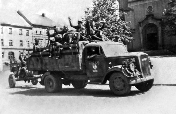 Автонашествие на СССР. Трофейные и лендлизовские автомобили Автонашествие на СССР. Трофейные и лендлизовские автомобили