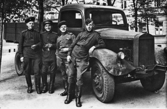 Автонашествие на СССР. Трофейные и лендлизовские автомобили Автонашествие на СССР. Трофейные и лендлизовские автомобили