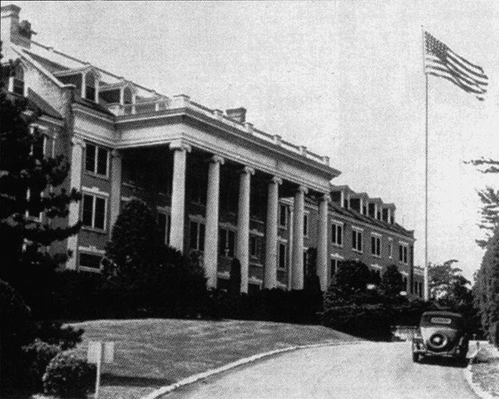 Погоня за "Энигмой". Как был взломан немецкий шифр Погоня за "Энигмой". Как был взломан немецкий шифр