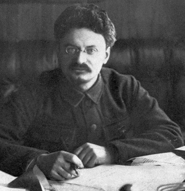 Россия в огне Гражданской войны: подлинная история самой страшной братоубийственной войны Россия в огне Гражданской войны: подлинная история самой страшной братоубийственной войны