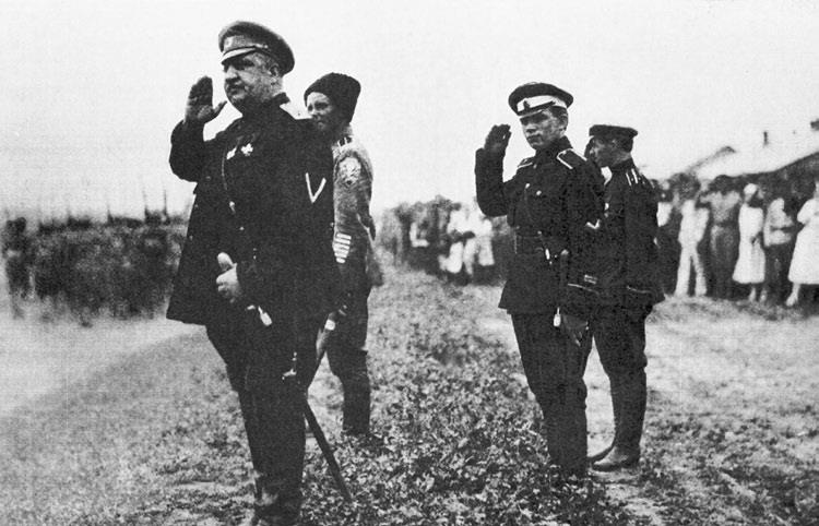 Россия в огне Гражданской войны: подлинная история самой страшной братоубийственной войны Россия в огне Гражданской войны: подлинная история самой страшной братоубийственной войны