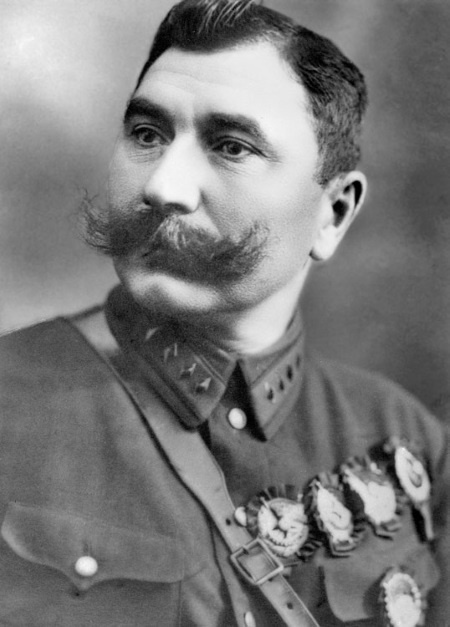 Россия в огне Гражданской войны: подлинная история самой страшной братоубийственной войны Россия в огне Гражданской войны: подлинная история самой страшной братоубийственной войны