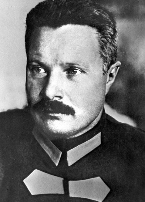 Россия в огне Гражданской войны: подлинная история самой страшной братоубийственной войны Россия в огне Гражданской войны: подлинная история самой страшной братоубийственной войны