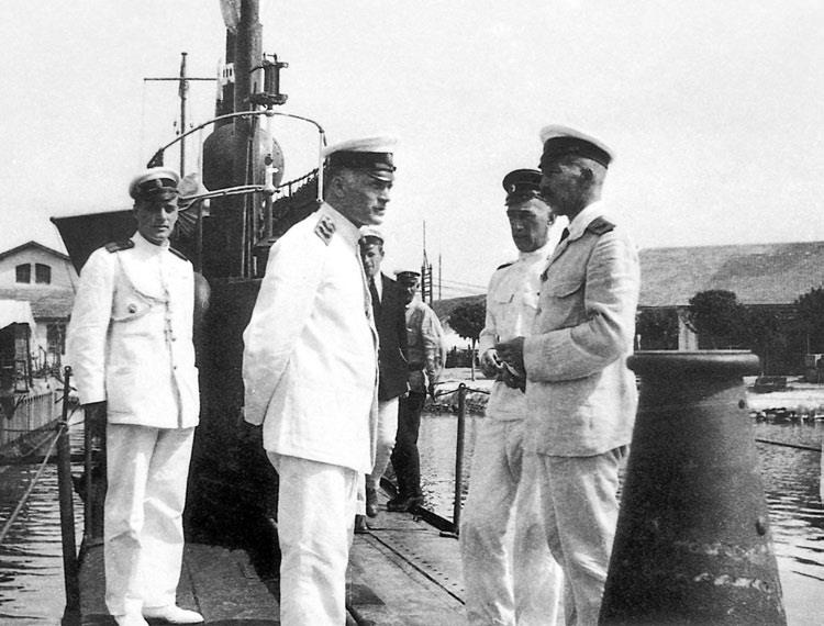 Россия в огне Гражданской войны: подлинная история самой страшной братоубийственной войны Россия в огне Гражданской войны: подлинная история самой страшной братоубийственной войны