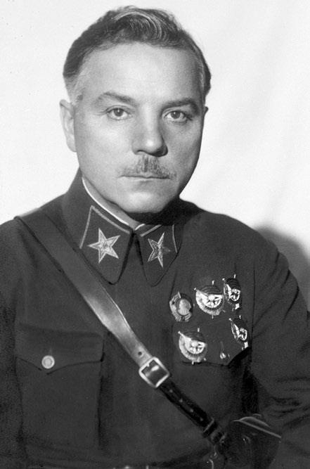 Россия в огне Гражданской войны: подлинная история самой страшной братоубийственной войны Россия в огне Гражданской войны: подлинная история самой страшной братоубийственной войны