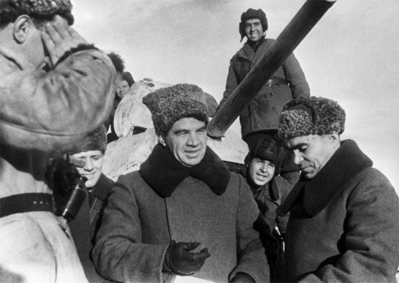 Гид по истории России. Герои Великой Отечественной Гид по истории России. Герои Великой Отечественной