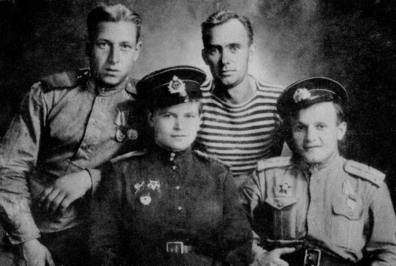 Гид по истории России. Герои Великой Отечественной Гид по истории России. Герои Великой Отечественной