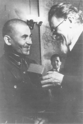 "Сталинский питомец" - Николай Ежов "Сталинский питомец" - Николай Ежов