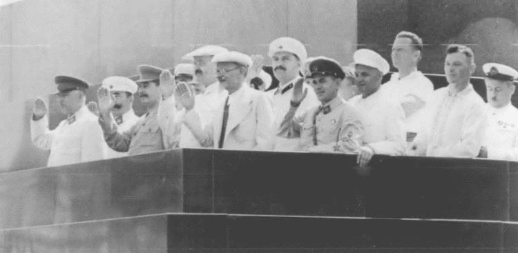 "Сталинский питомец" - Николай Ежов "Сталинский питомец" - Николай Ежов