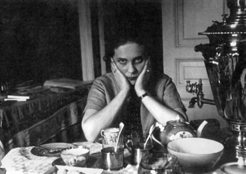 Лиля Брик. Любимая женщина Владимира Маяковского Лиля Брик. Любимая женщина Владимира Маяковского