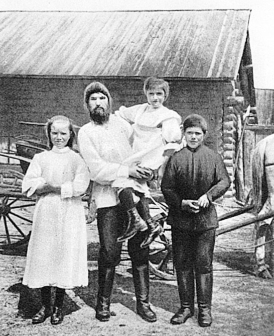 Григорий Распутин. Жизнь старца и гибель империи Григорий Распутин. Жизнь старца и гибель империи