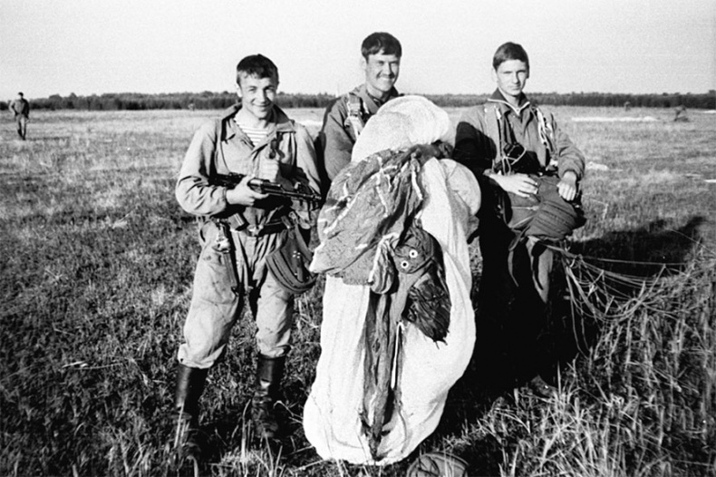 Девятая рота. Факультет специальной разведки Рязанского училища ВДВ Девятая рота. Факультет специальной разведки Рязанского училища ВДВ