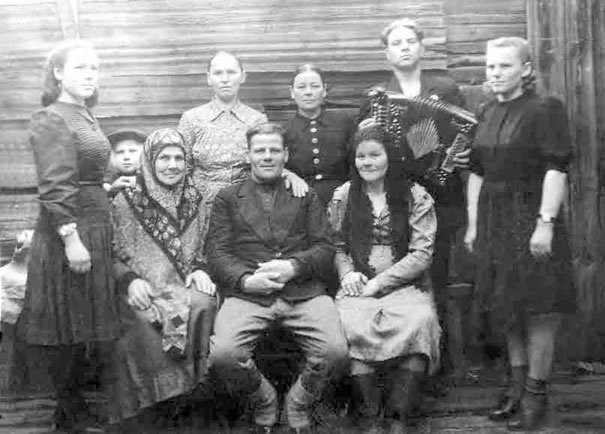 С трудом о прошлом, о былом. Очерки о жителях д. Верхние Таволги С трудом о прошлом, о былом. Очерки о жителях д. Верхние Таволги