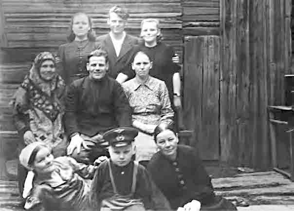 С трудом о прошлом, о былом. Очерки о жителях д. Верхние Таволги С трудом о прошлом, о былом. Очерки о жителях д. Верхние Таволги