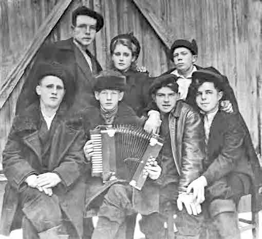 С трудом о прошлом, о былом. Очерки о жителях д. Верхние Таволги С трудом о прошлом, о былом. Очерки о жителях д. Верхние Таволги