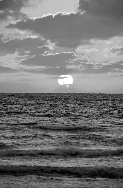 Он, Она и Море. Три новеллы о любви Он, Она и Море. Три новеллы о любви