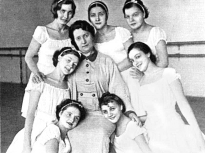 Галина Уланова. Одинокая богиня балета Галина Уланова. Одинокая богиня балета