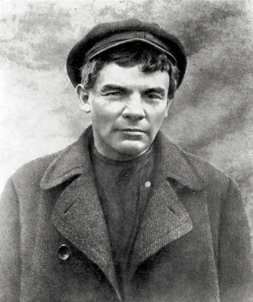 Председатель Совета народных комиссаров Владимир Ильич Ленин Председатель Совета народных комиссаров Владимир Ильич Ленин