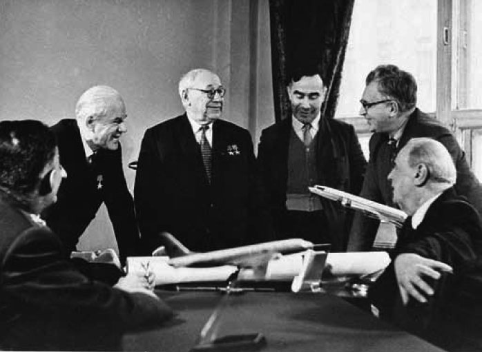Великие умы России. Том 8. Андрей Туполев Великие умы России. Том 8. Андрей Туполев