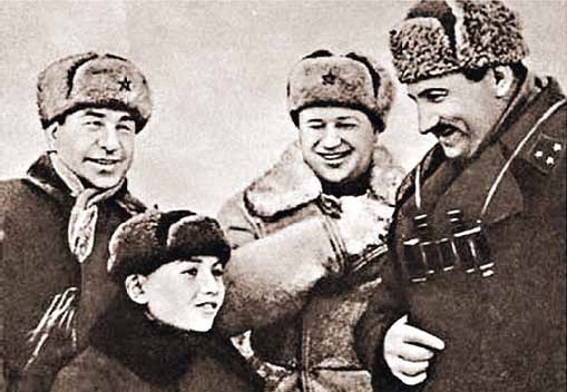 Полководцы Великой Отечественной. Книга 2. Алексей Антонов, Константин Рокоссовский, Михаил Ефремов, Иван Баграмян, Иван Конев Полководцы Великой Отечественной. Книга 2. Алексей Антонов, Константин Рокоссовский, Михаил Ефремов, Иван Баграмян, Иван Конев