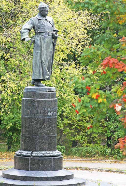 Красные полководцы. Сергей Каменев, Семен Будённый, Михаил Фрунзе, Василий Чапаев, Василий Блюхер, Михаил Тухачевский Красные полководцы. Сергей Каменев, Семен Будённый, Михаил Фрунзе, Василий Чапаев, Василий Блюхер, Михаил Тухачевский