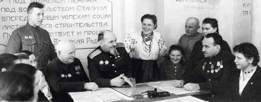 Полководцы Великой Отечественной. Книга 1. Иосиф Сталин, Сидор Ковпак, Иван Панфилов, Федор Толбухин, Александр Василевский Полководцы Великой Отечественной. Книга 1. Иосиф Сталин, Сидор Ковпак, Иван Панфилов, Федор Толбухин, Александр Василевский