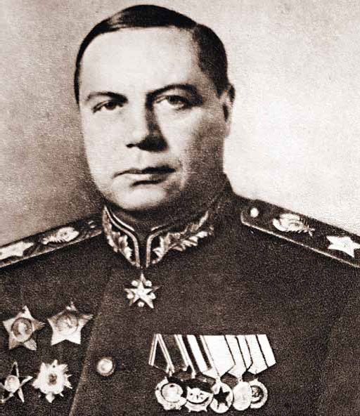 Полководцы Великой Отечественной. Книга 1. Иосиф Сталин, Сидор Ковпак, Иван Панфилов, Федор Толбухин, Александр Василевский Полководцы Великой Отечественной. Книга 1. Иосиф Сталин, Сидор Ковпак, Иван Панфилов, Федор Толбухин, Александр Василевский