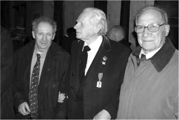 Подлинная история авиаполка «Нормандия – Неман» Подлинная история авиаполка «Нормандия – Неман»