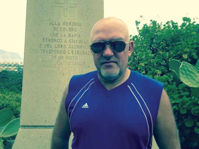 Путь русского гангстера. Легенды лихих 90-х Путь русского гангстера. Легенды лихих 90-х