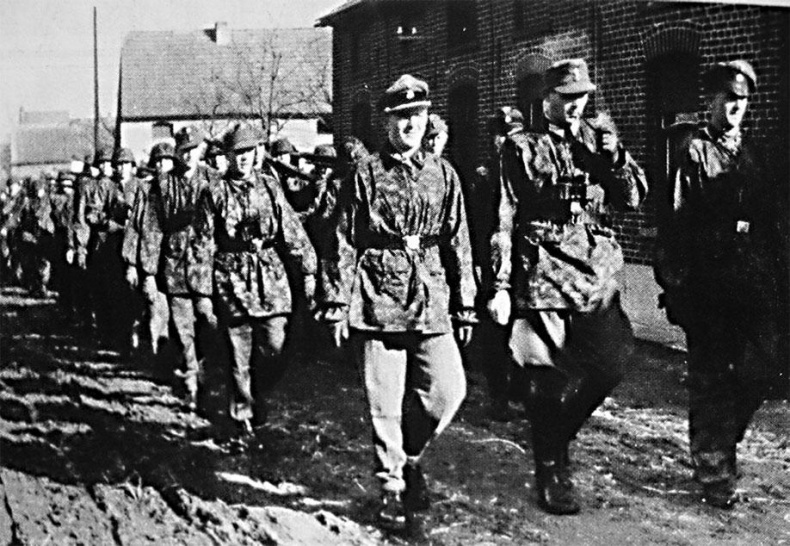 12-я танковая дивизия СС «Гитлерюгенд» 12-я танковая дивизия СС «Гитлерюгенд»