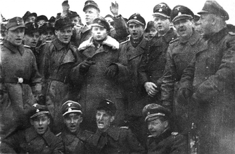 12-я танковая дивизия СС «Гитлерюгенд» 12-я танковая дивизия СС «Гитлерюгенд»