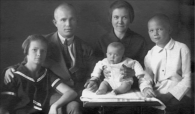 Воспоминания. Время. Люди. Власть. В 2 книгах. Книга 1 Воспоминания. Время. Люди. Власть. В 2 книгах. Книга 1