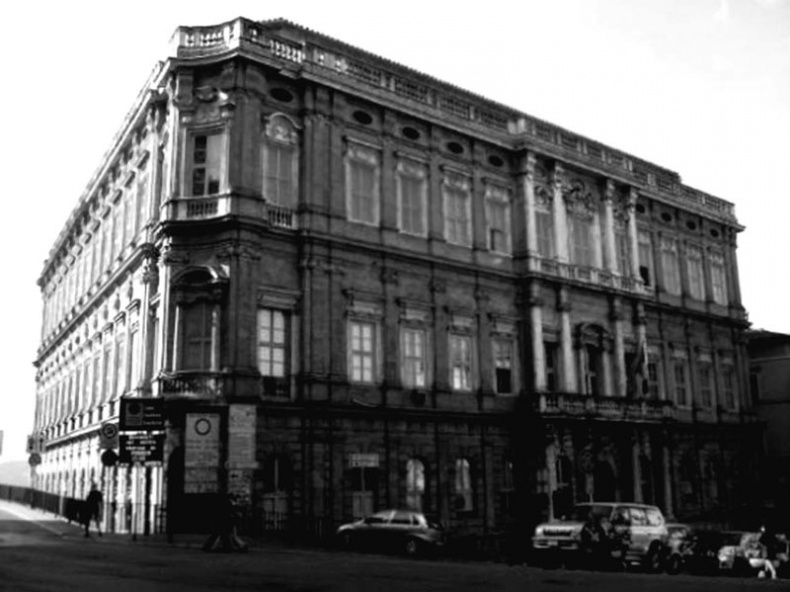 Моника Беллуччи. Кто простит мне мою красоту Моника Беллуччи. Кто простит мне мою красоту