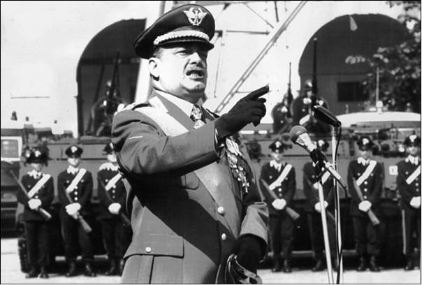 Сто великих криминальных драм XX века Сто великих криминальных драм XX века