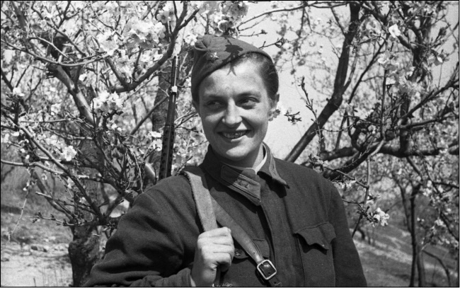 Я – снайпер. В боях за Севастополь и Одессу Я – снайпер. В боях за Севастополь и Одессу
